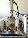 equipamento do tipo fermentador, contendo material.jpg