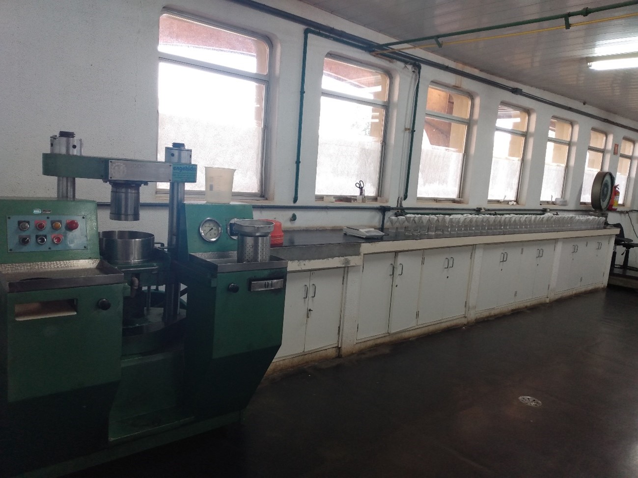 laboratório de análise e simulação tecnológica.jpg